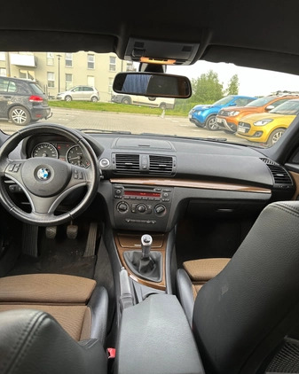 BMW Seria 1 cena 24900 przebieg: 187000, rok produkcji 2011 z Wieliczka małe 301